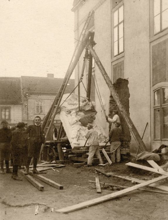 Zhotovení památníku padlým 1. světové války, Říčany, 1928