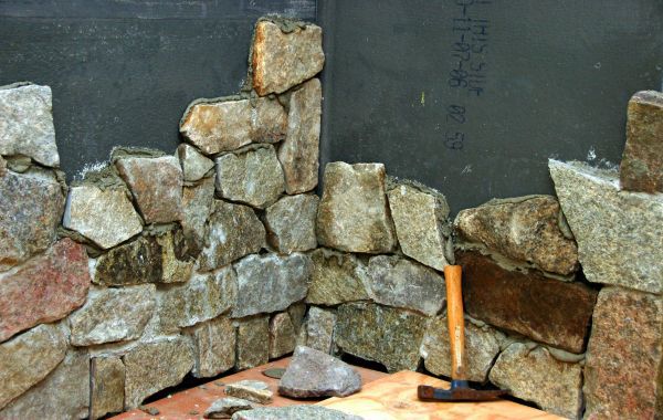 Kamenný obklad z přírodního kamene v interiéru